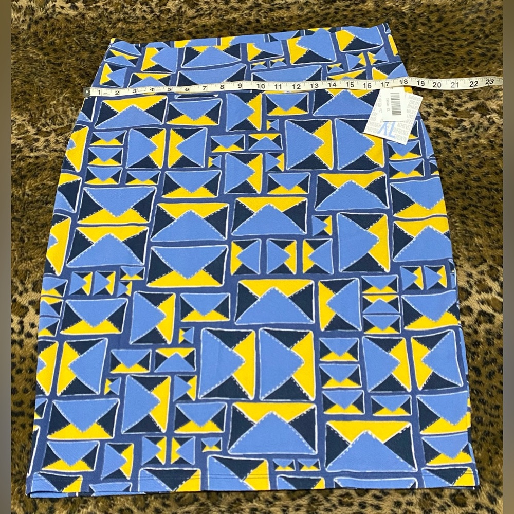 CLOSET CLEAR OUT ON ALL LULAROE MAKE A OFFER BUNDLE NWT XL SLIMMING HIGH WAISTED - Picture 3 of 8